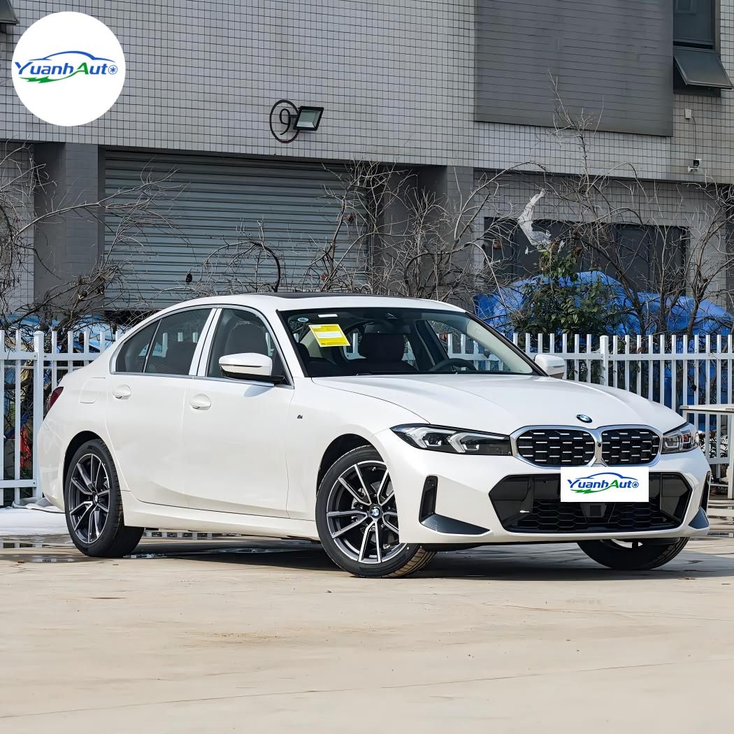 2023 BMW 3 vehicle photo 1