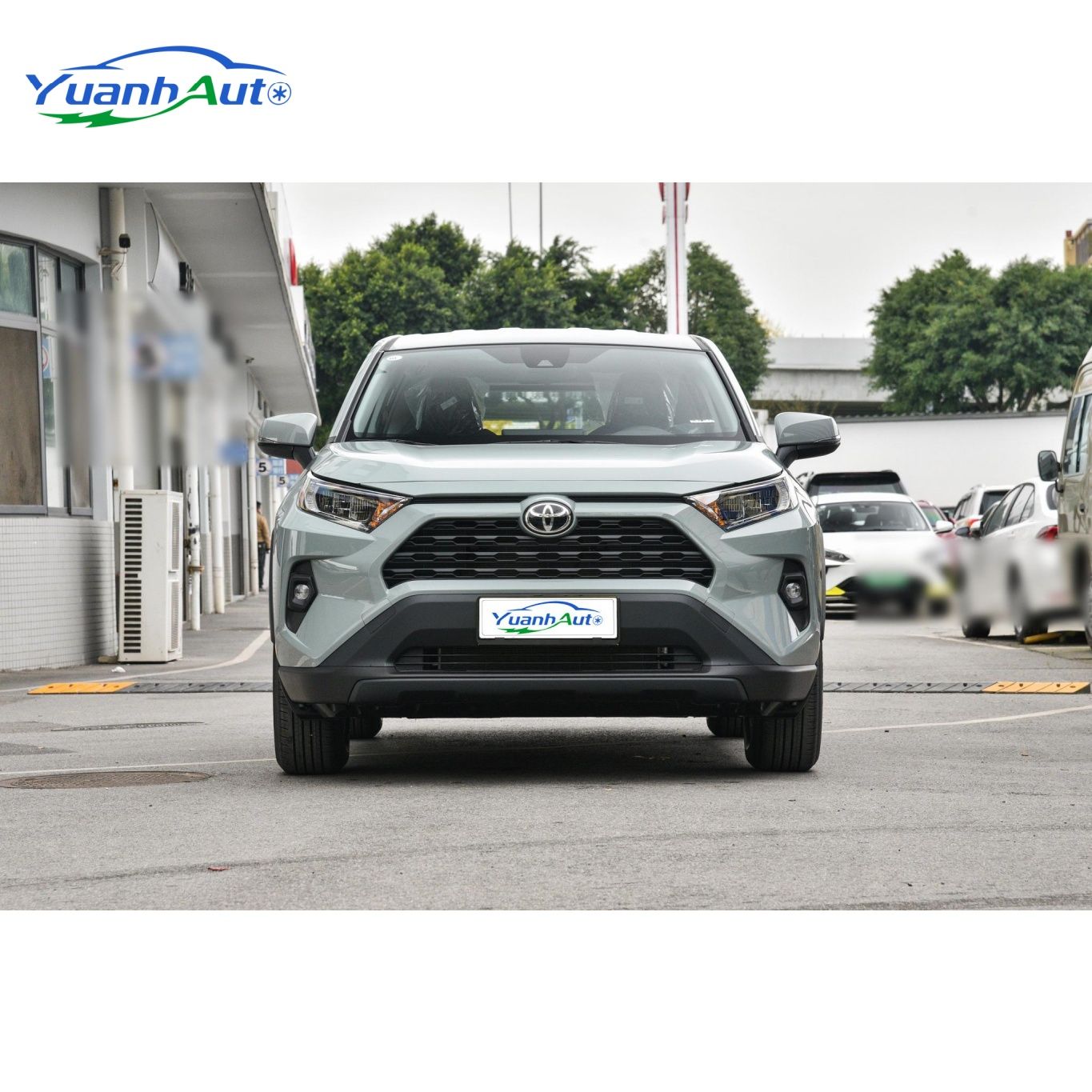 Toyota RAV4 vehicle photo 1