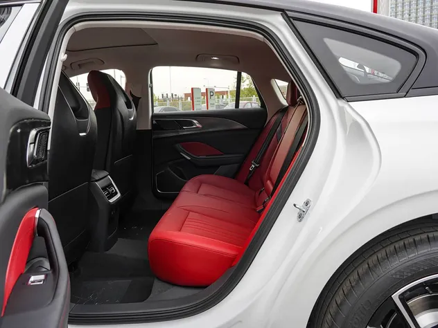 2026 Hongqi H6 2.0T Sedan — source image 16