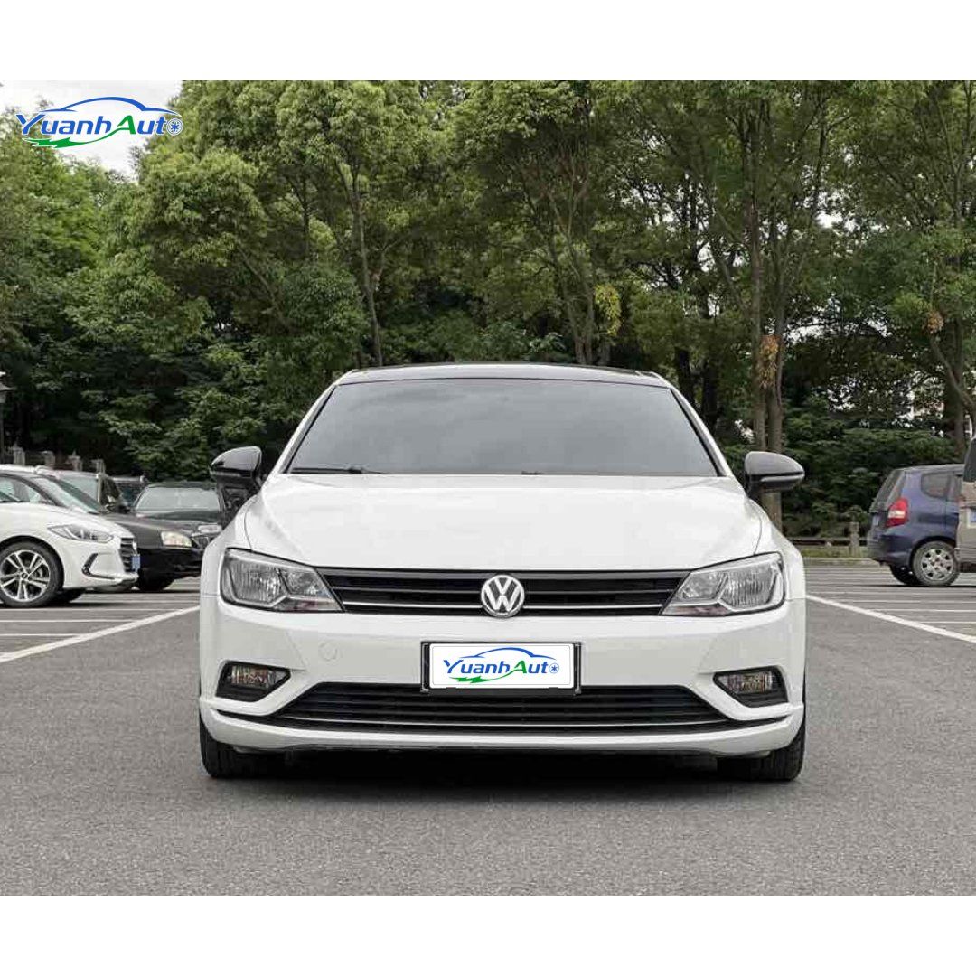 2015 Lamando vehicle photo 1