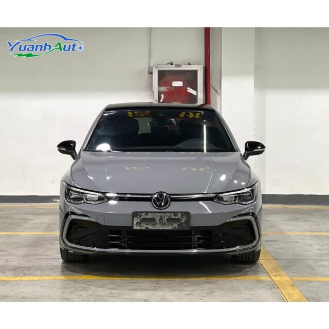 2021 Volkswagen Golf vehicle photo 1
