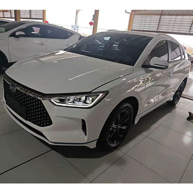 2020 BYD E2 vehicle photo 1