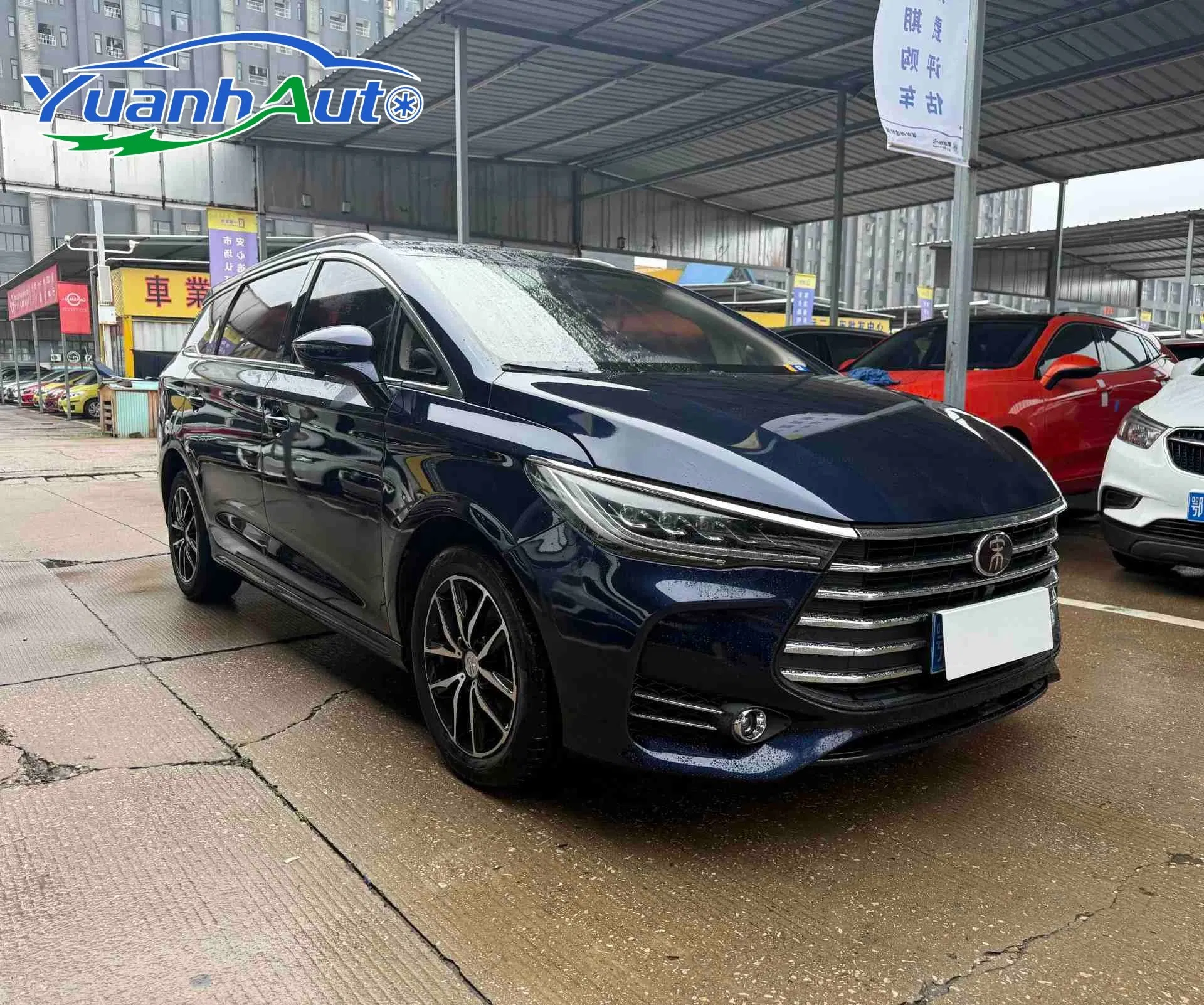 2017 BYD Song Max Petrol MPV — source image 3