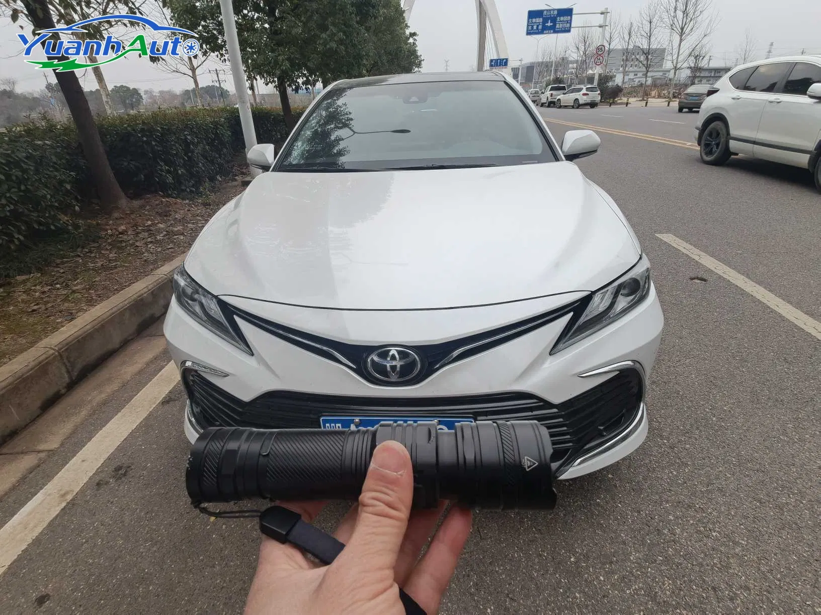 2021 Toyota Camry Petrol Sedan — source image 9