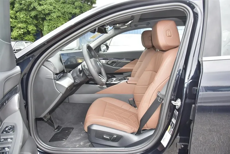 2024 BMW i5 Electric Sedan — source image 8
