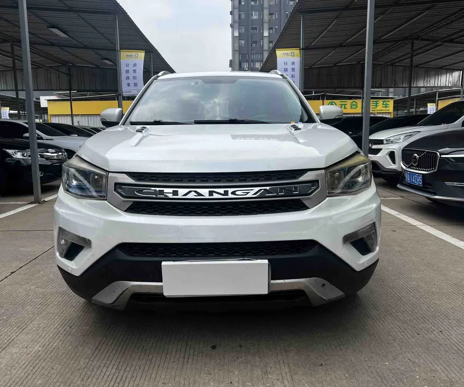 2016 Changan CS75 Petrol SUV — source image 11