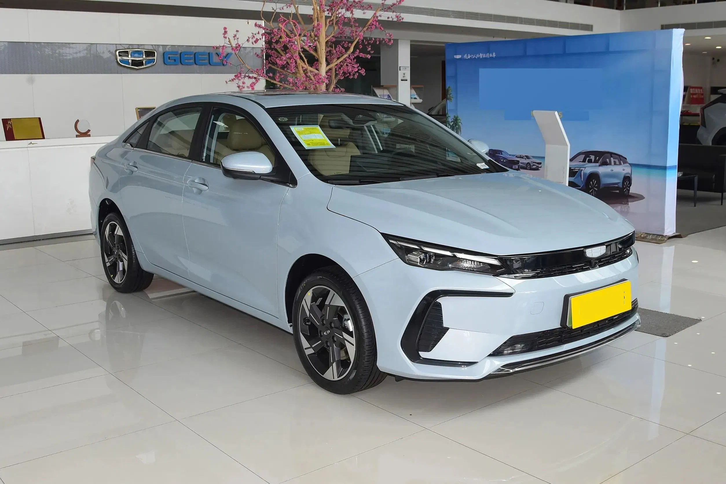 Geely Emgrand L Hip vehicle photo 6