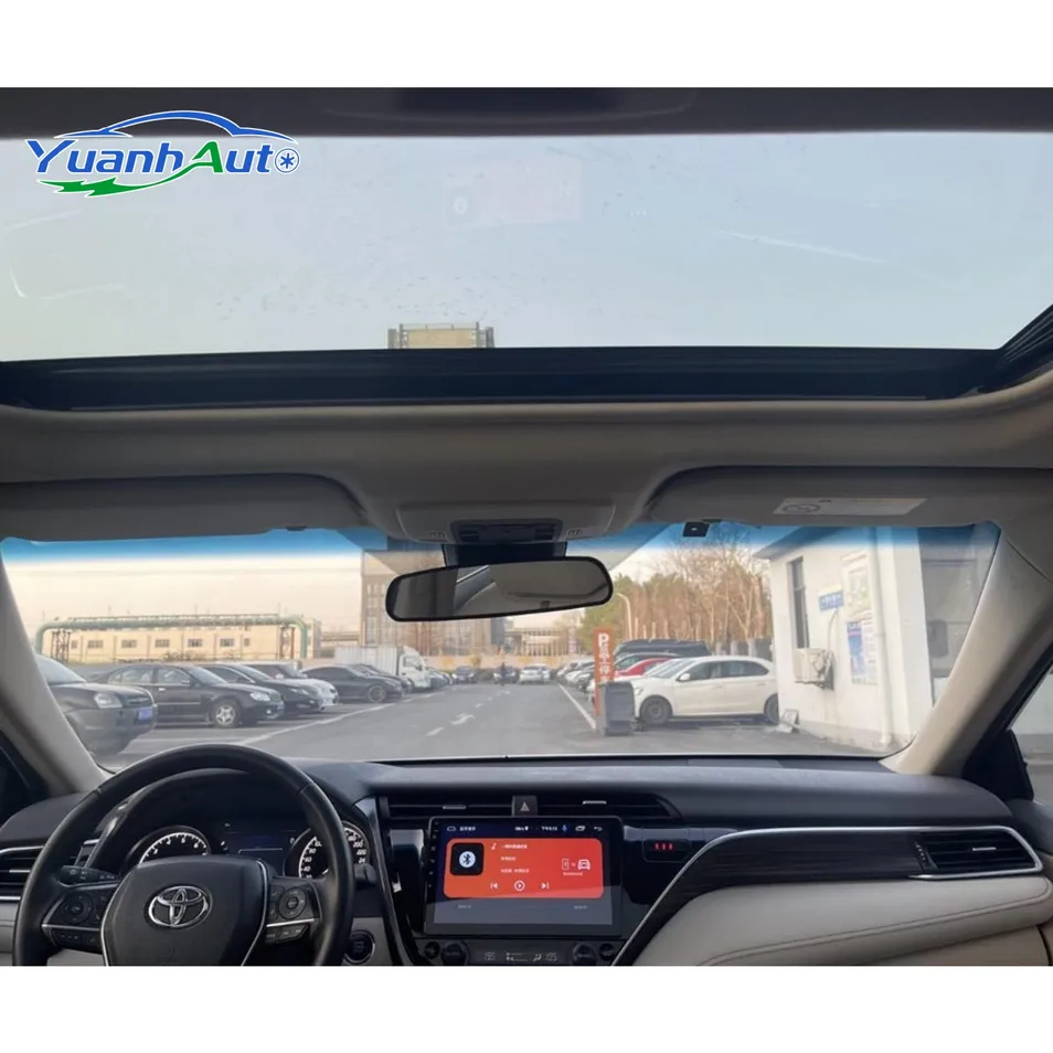 2018 Toyota Camry Petrol Sedan — source image 15