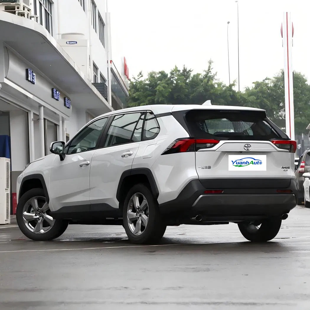 Toyota RAV4 vehicle photo 5