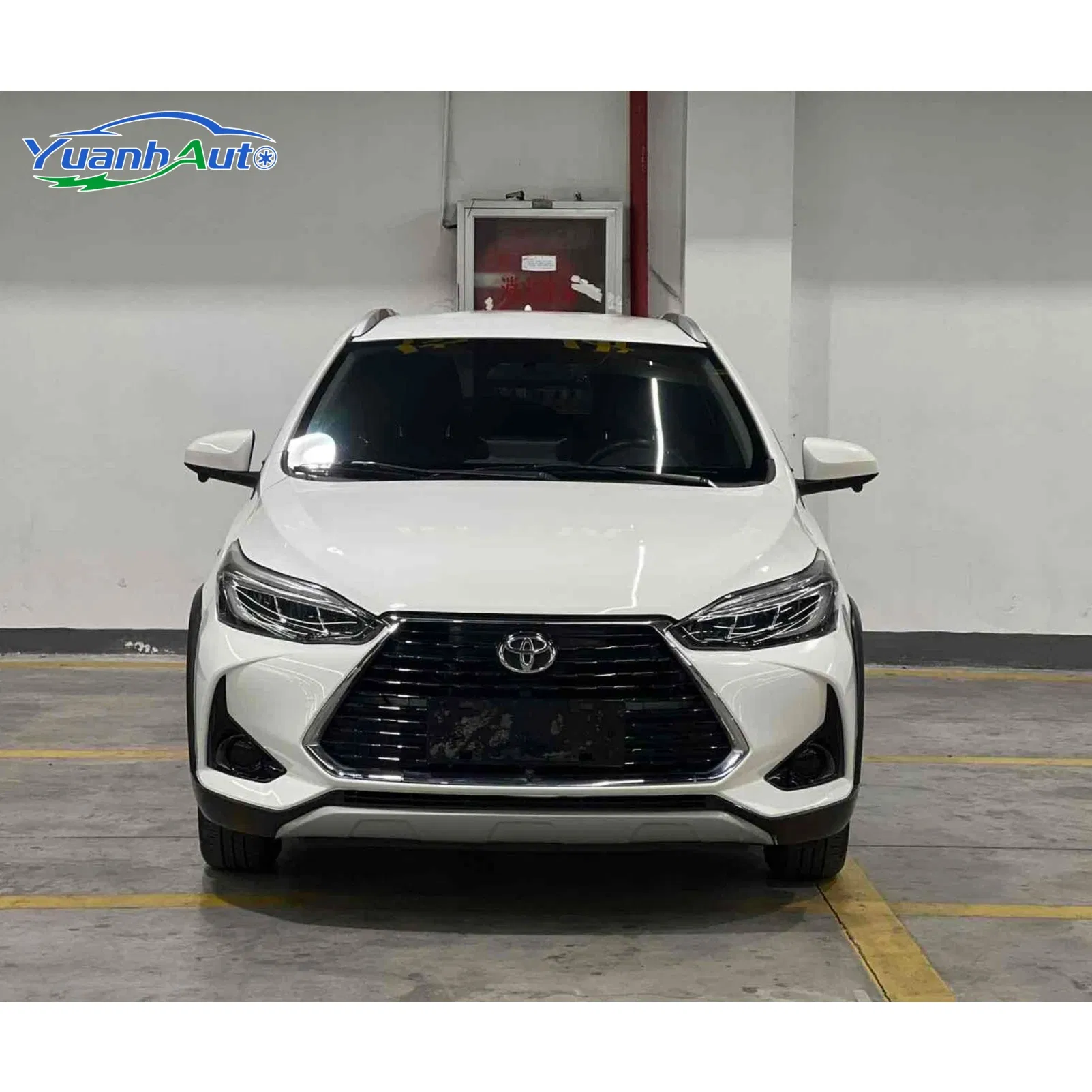 2022 Toyota YARiSL vehicle photo 4