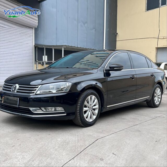2013 VW Magotan vehicle photo 1