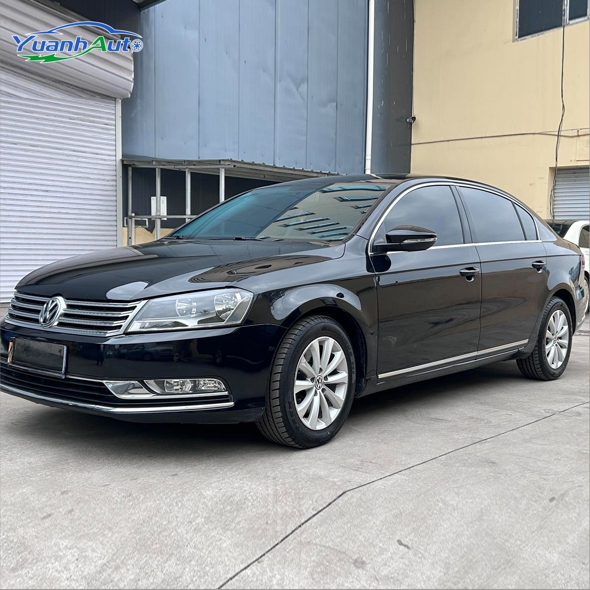 2013 VW Magotan vehicle photo 1