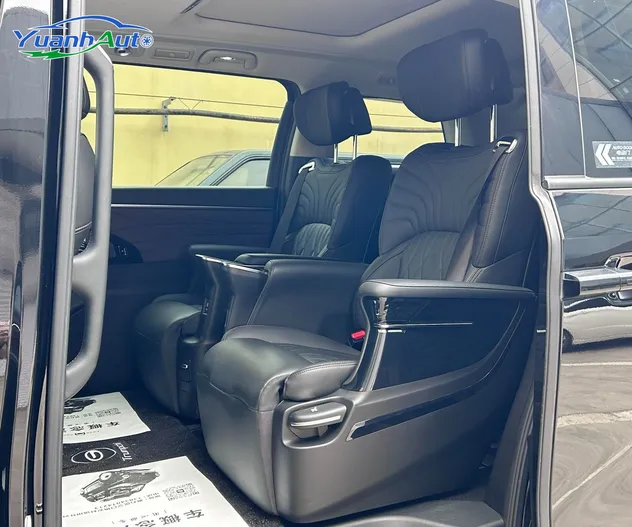 2024 GAC Trumpchi M8 Petrol MPV — source image 16