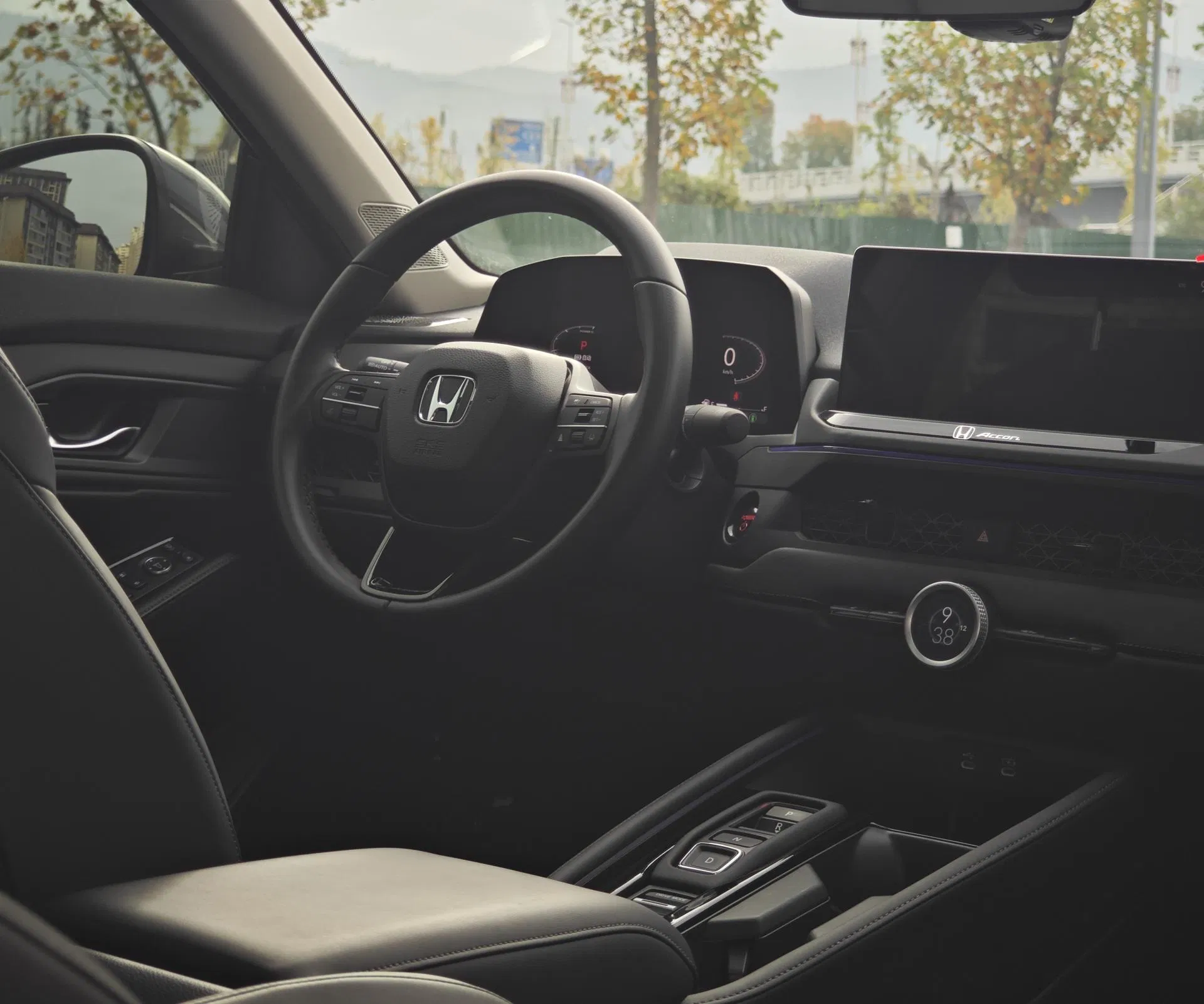 2023 Honda Accord 2.0L Hybrid Sedan — source image 16