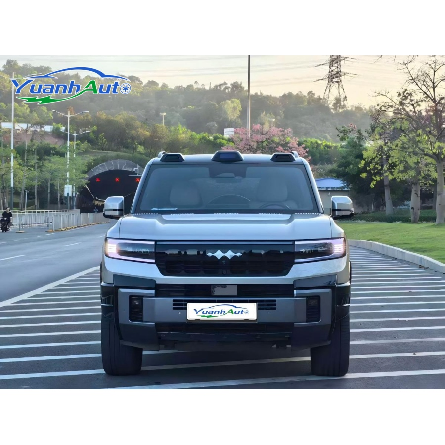 2025 Leopard 8 vehicle photo 3