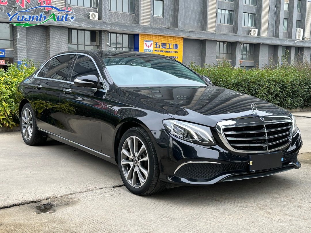 2019 E 300 L vehicle photo 3