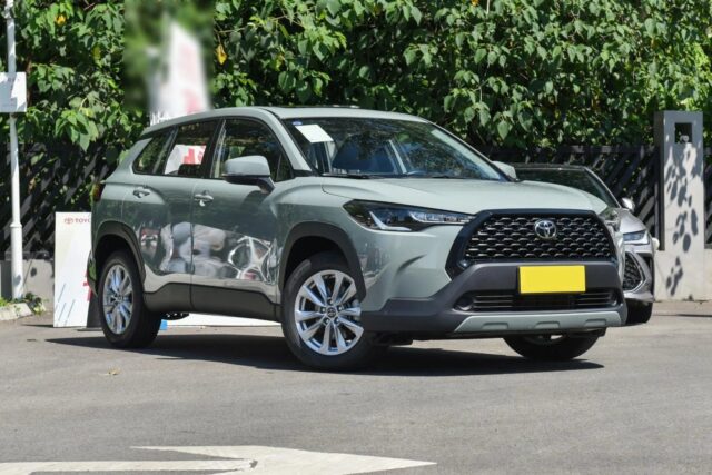 Toyota Corolla Cross vehicle photo 1