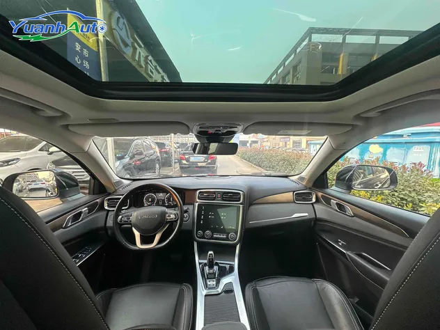 2021 Lynk & Co 01 2.0T Petrol SUV — source image 20
