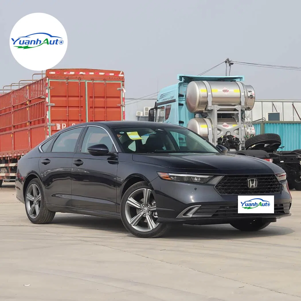 Honda Accord vehicle photo 4
