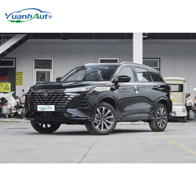 Changan CS75 PLUS vehicle photo 1