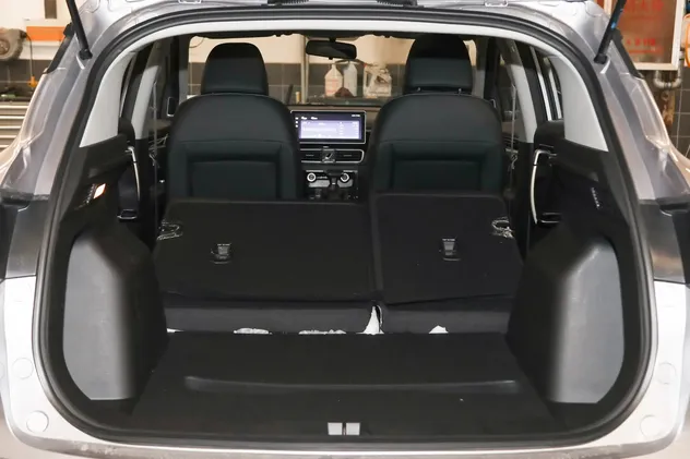 Geely Coolray Battle Petrol SUV — source image 14