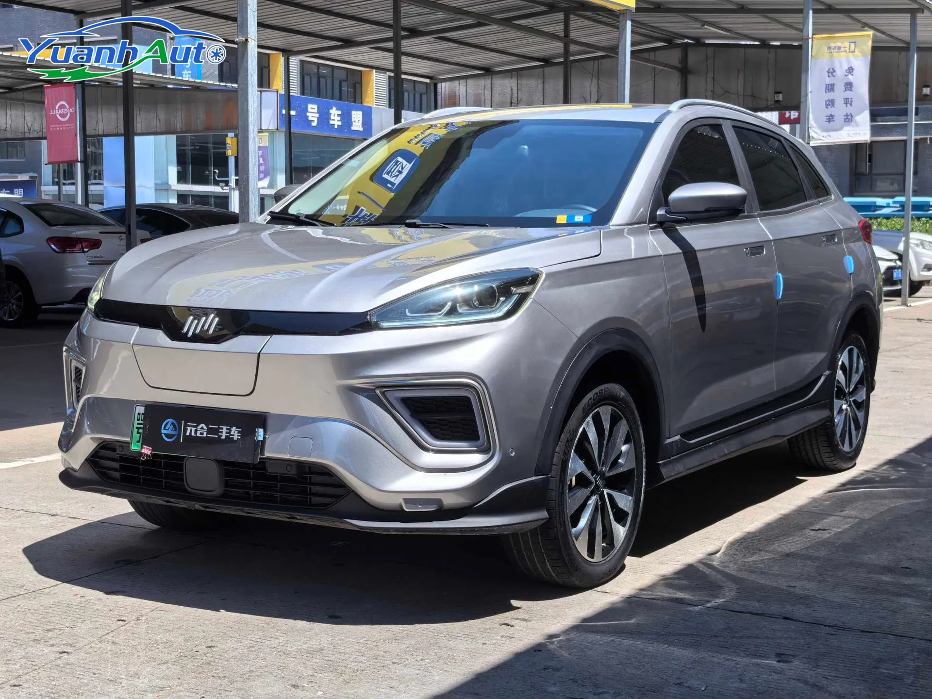 2023 NIO ES6 Electric SUV — source image 8