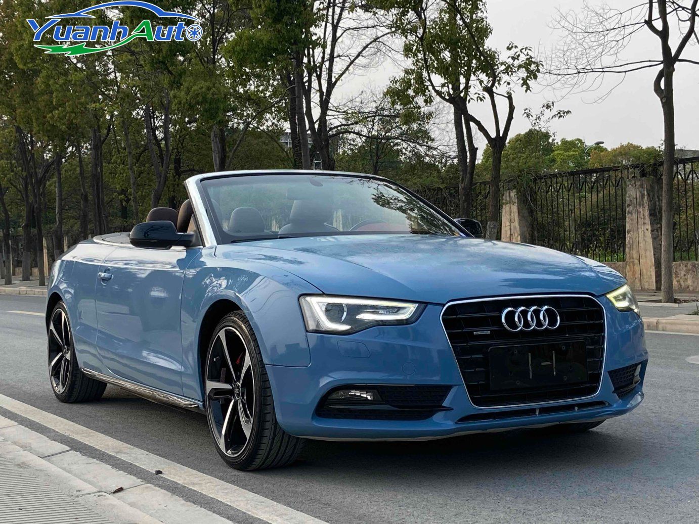 Audi A5 vehicle photo 1