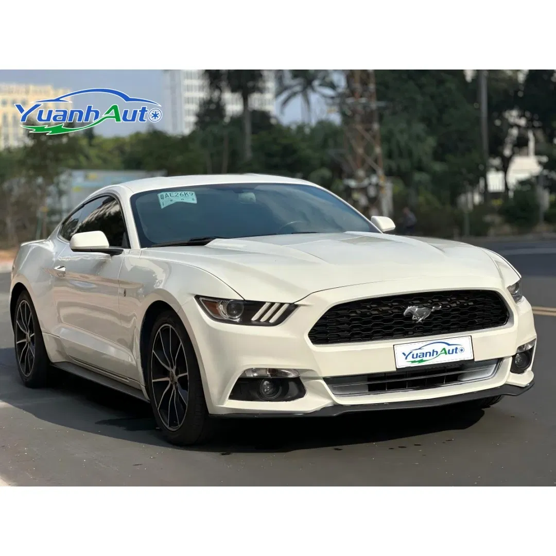 Ford Mustang vehicle photo 4