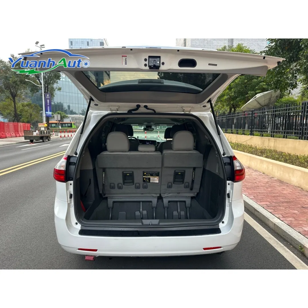 2021 Toyota Sienna vehicle photo 7
