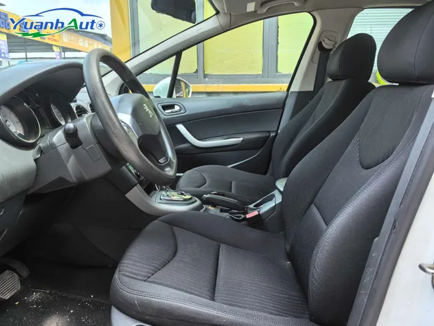 2013 Peugeot 408 Petrol Sedan — source image 15