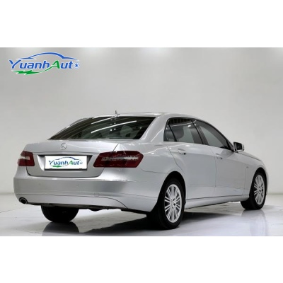 2011 E-Class vehicle photo 7