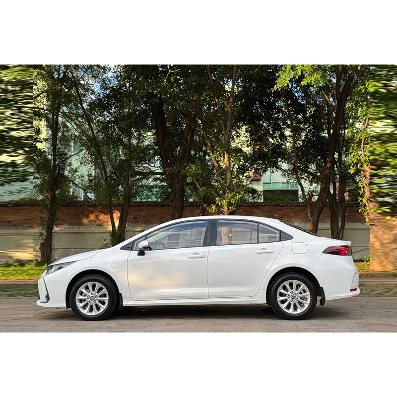 2019 Toyota Corolla Petrol Sedan — source image 5