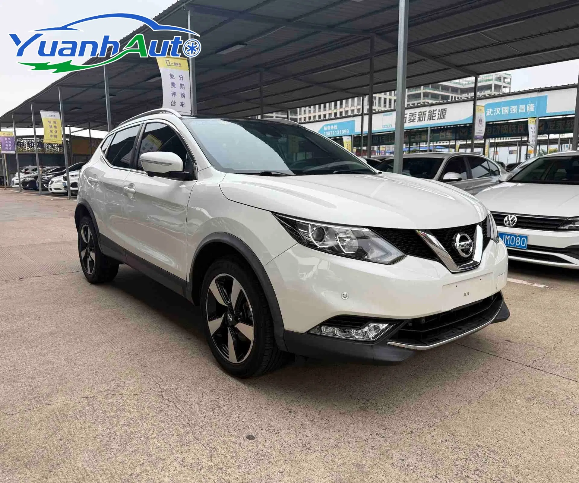 2017 Nissan Qashqai vehicle photo 4