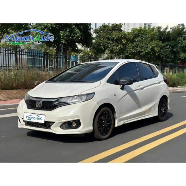 2019 Honda Fit vehicle photo 1