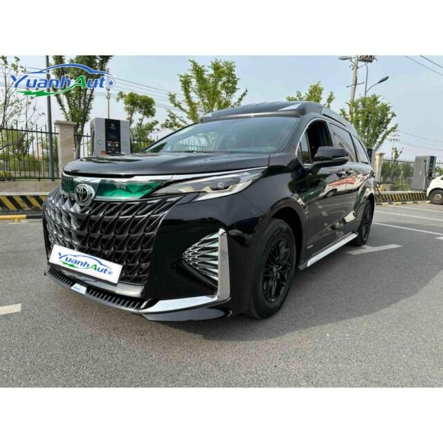 2024 Toyota Gravia vehicle photo 1