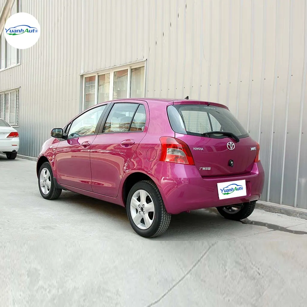 Toyota Yaris vehicle photo 5
