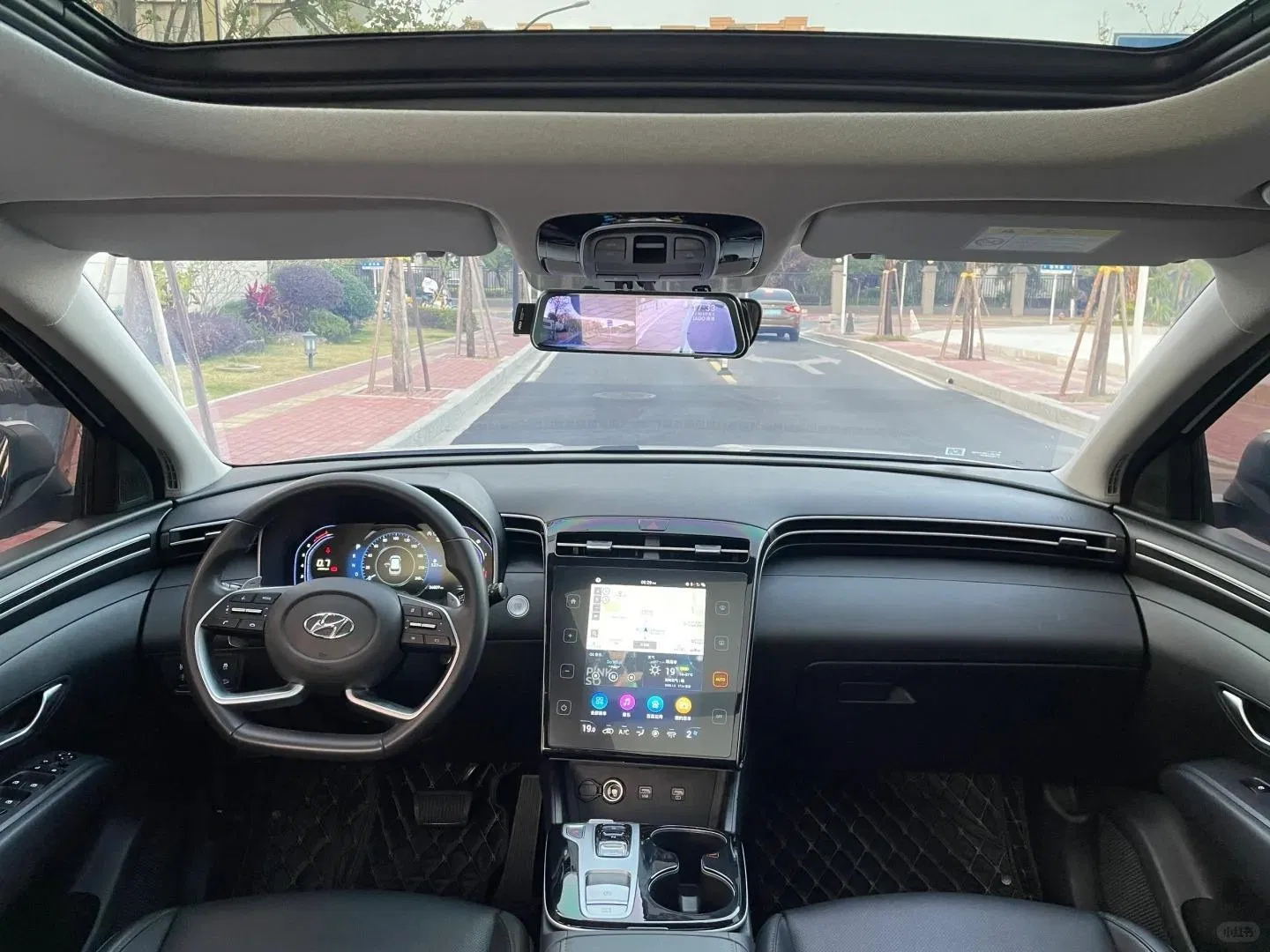 2022 Hyundai Tucson 1.5T Petrol SUV — source image 10