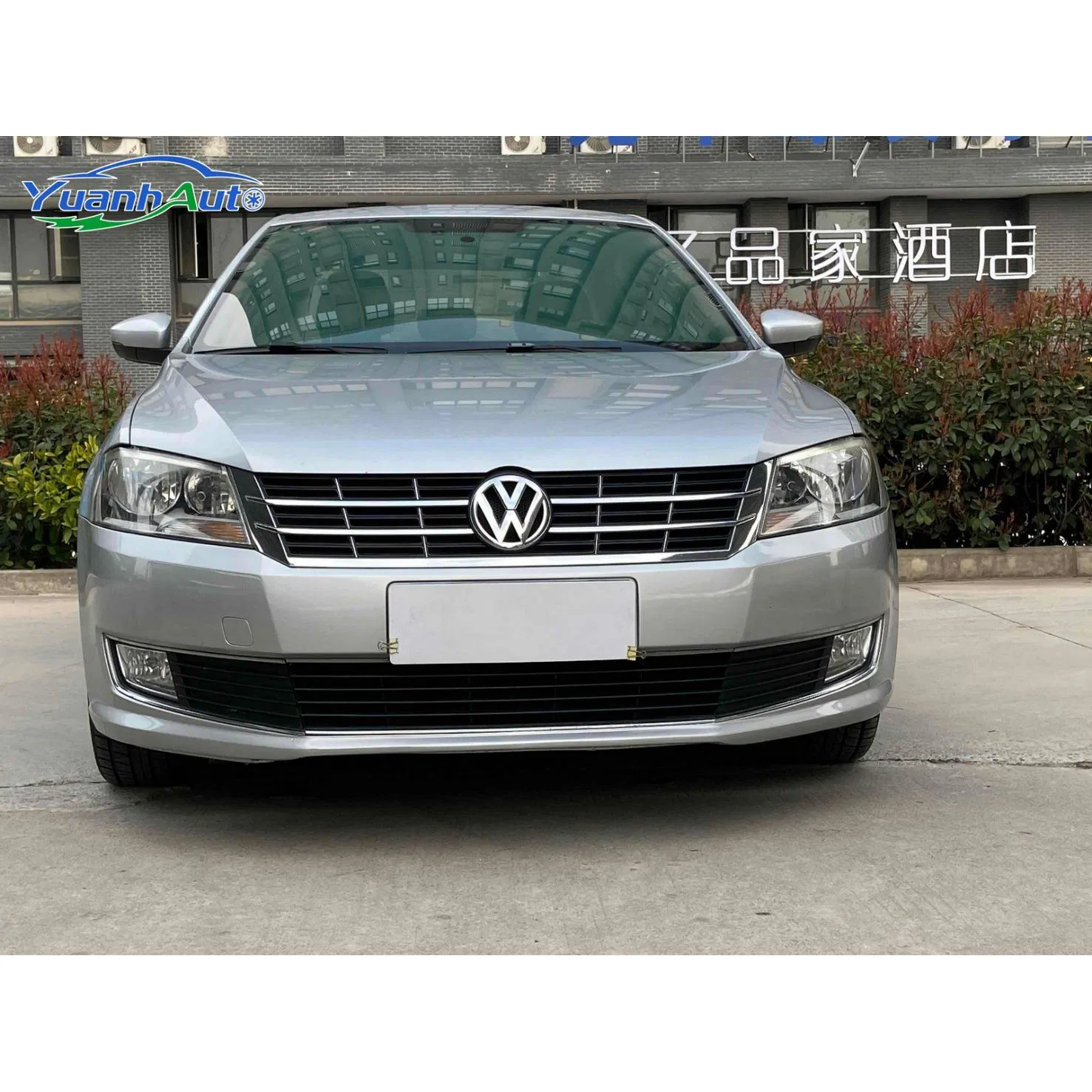 2014 Volkswagen Lavida Petrol Sedan — source image 3