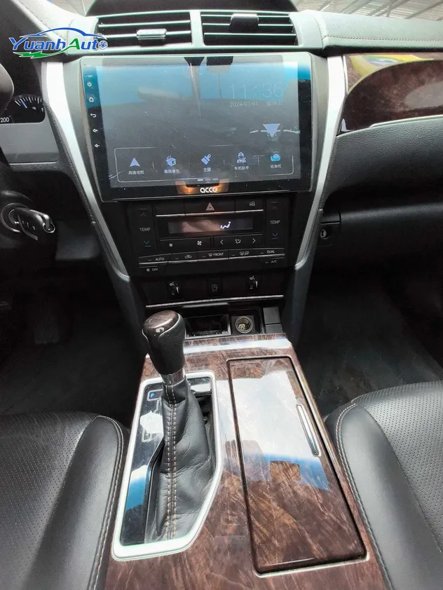 2016 Toyota Camry Petrol Sedan — source image 15