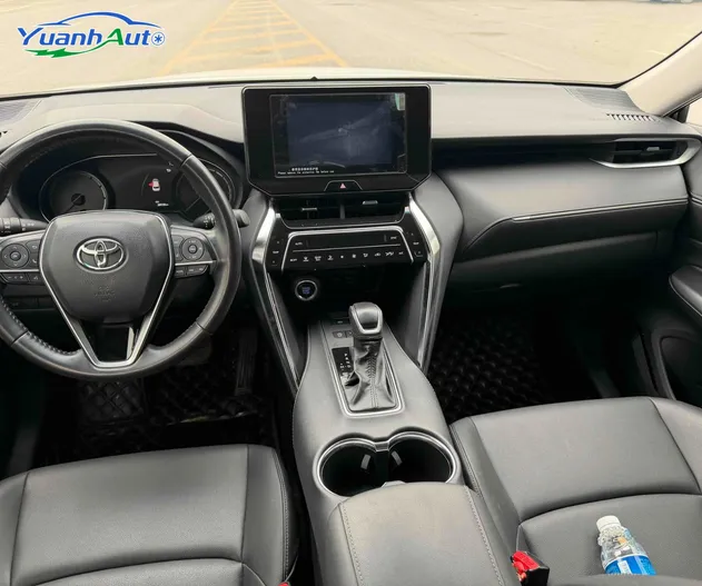 2022 Toyota Venza Petrol SUV — source image 10