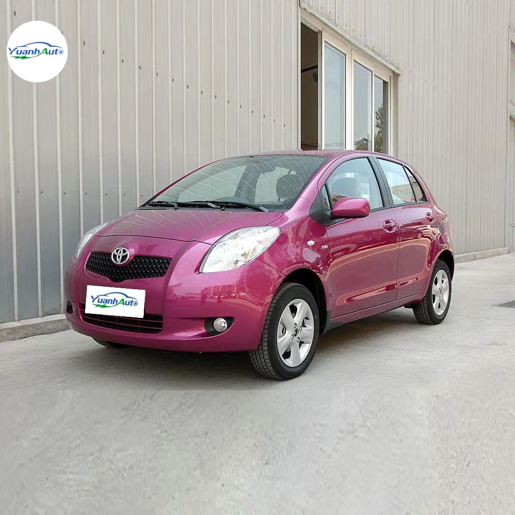 Toyota Yaris vehicle photo 4