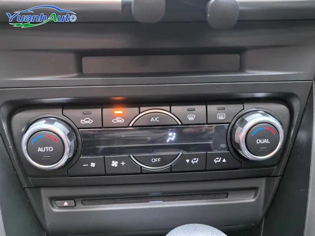 2018 Mazda CX-4 Petrol SUV — source image 17