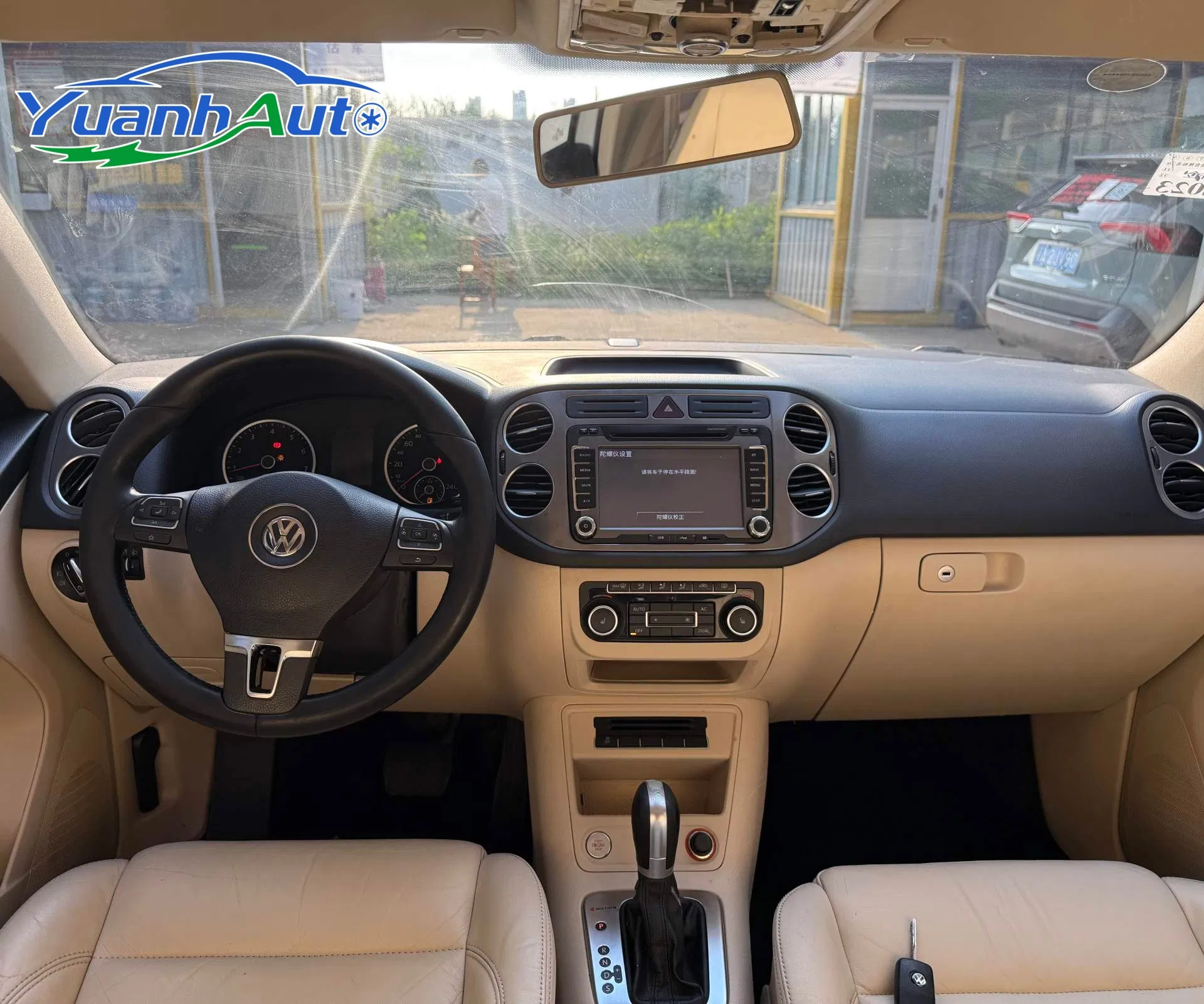 2012 Volkswagen Tiguan Petrol SUV — source image 12