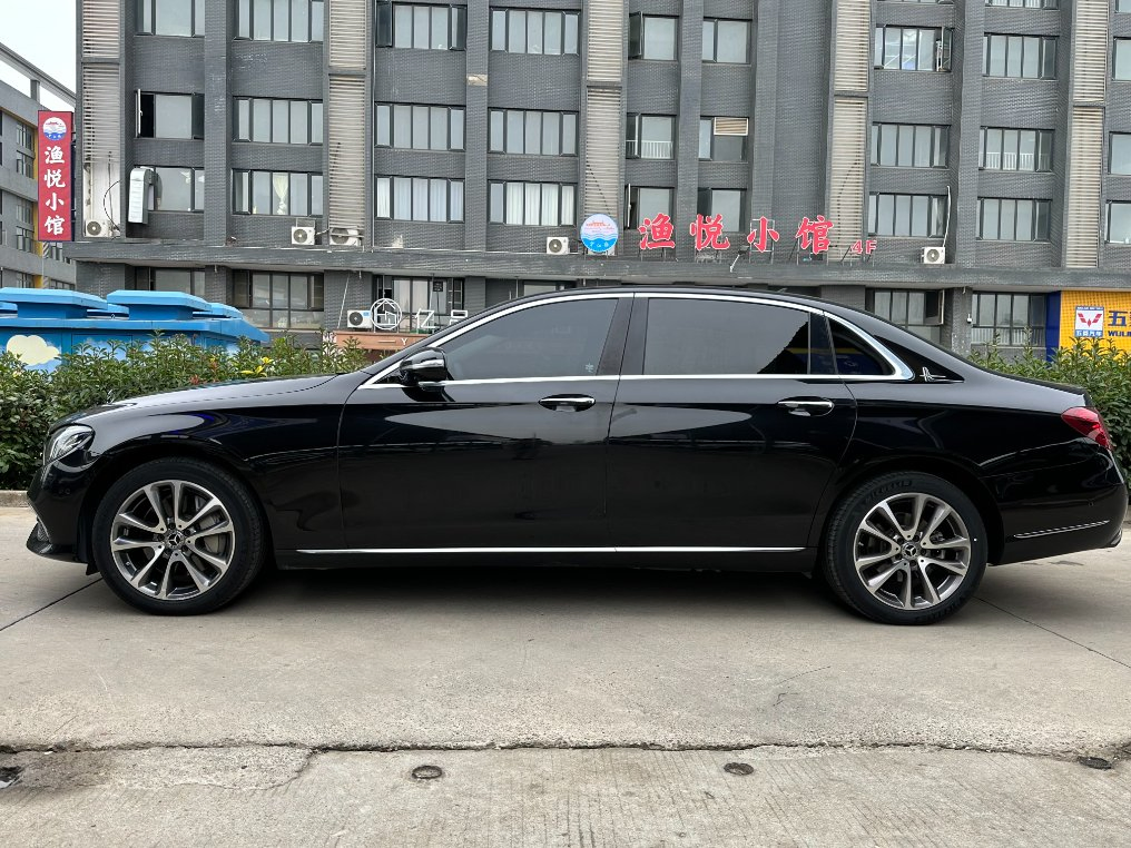 2019 Mercedes-Benz E 300 L Petrol Sedan — source image 5
