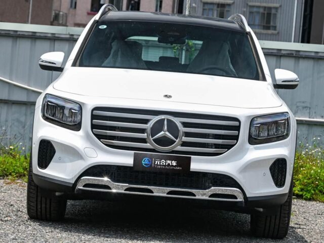 2025 Benz GLB200 vehicle photo 1