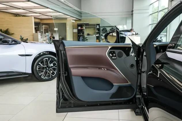 2025 AVATR 11 Electric — source image 12