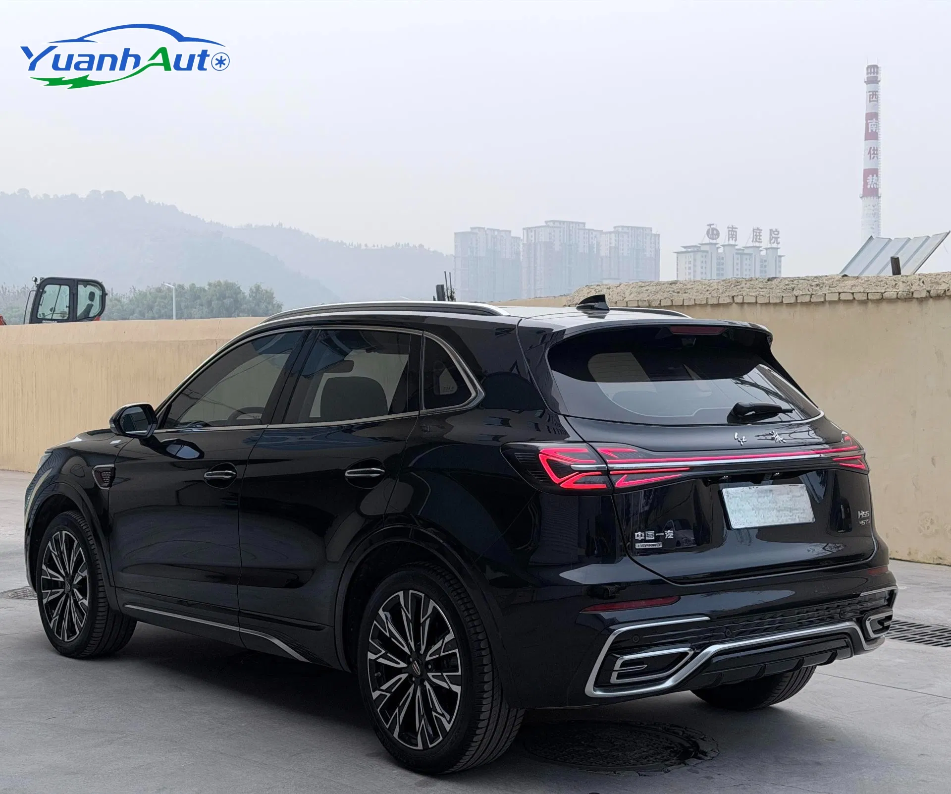 2023 Hongqi HS5 Petrol SUV — source image 13