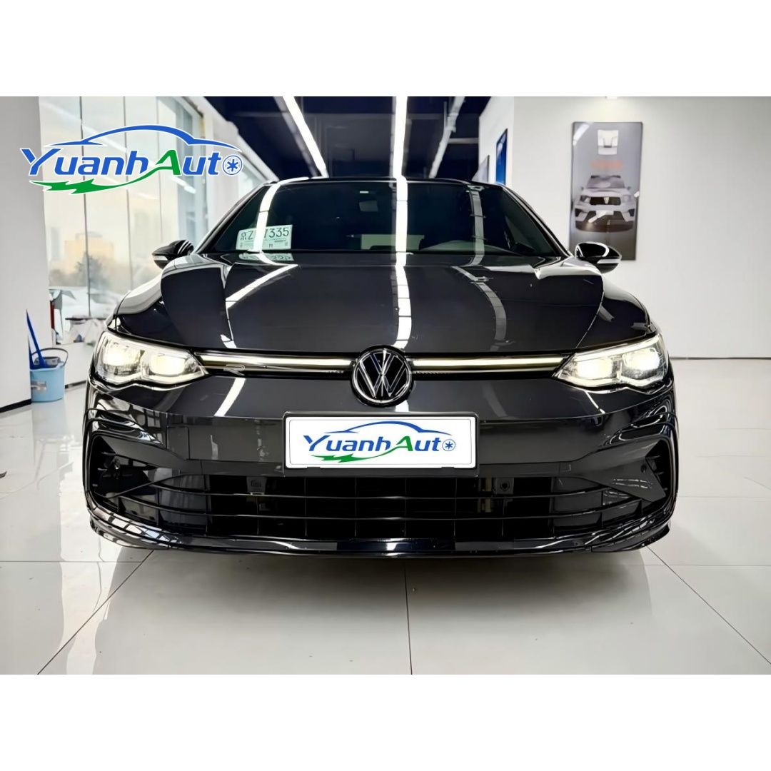 2023 VW Golf vehicle photo 1