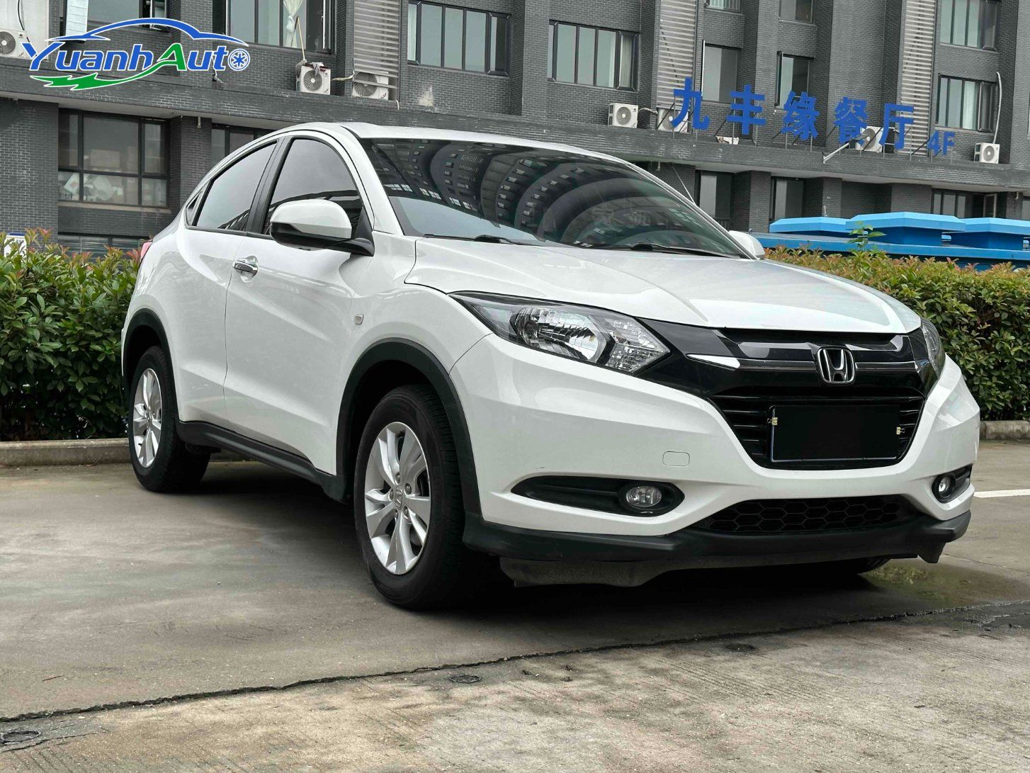 2021 BESTUNE B70 vehicle photo 1