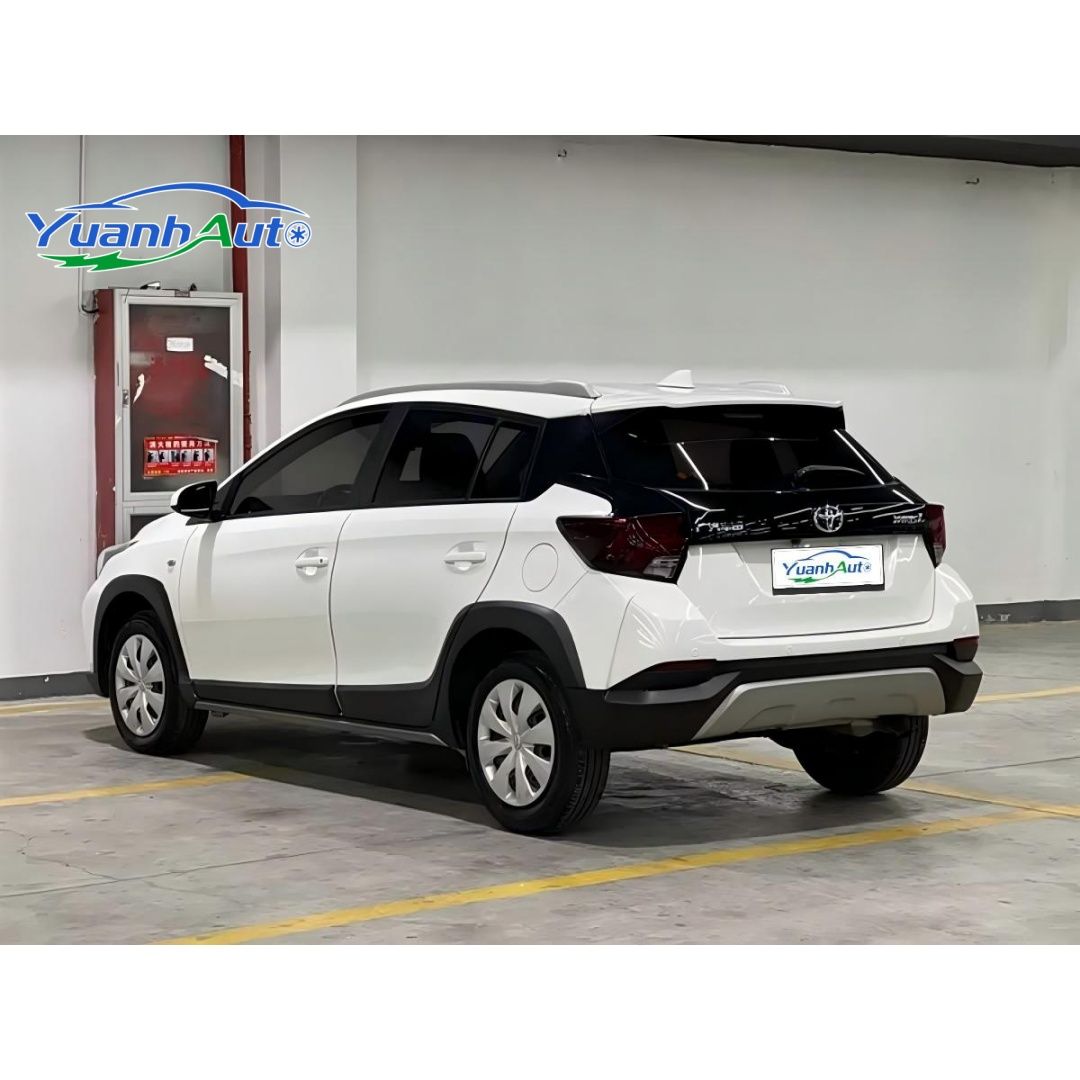2022 Toyota YARiS L vehicle photo 1